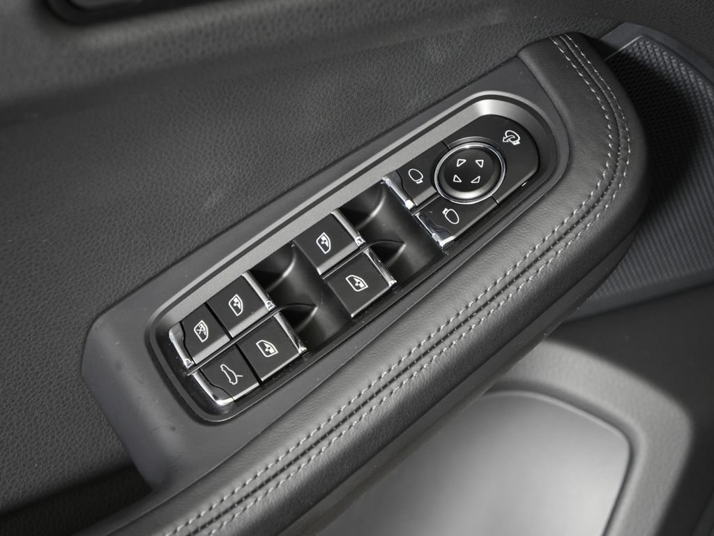 New 2026 Porsche Macan S AWD/4WD image 16