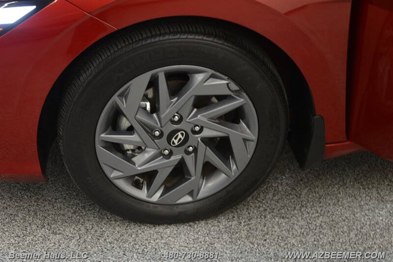 Used 2024 Hyundai Elantra SEL FWD image 42