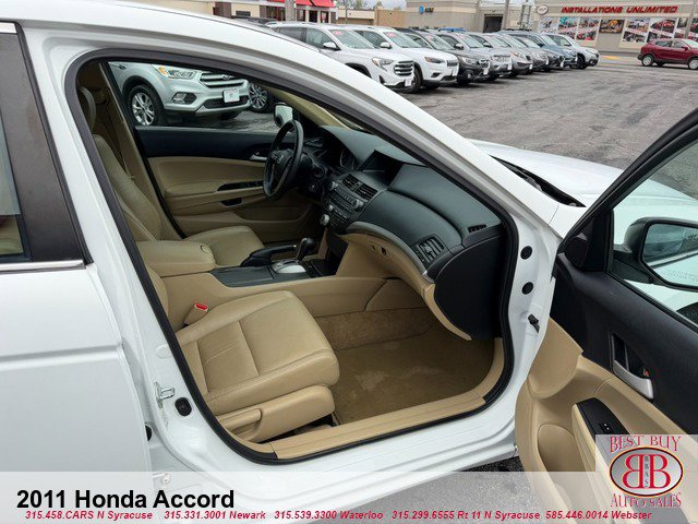 Used 2011 Honda Accord SE image 16
