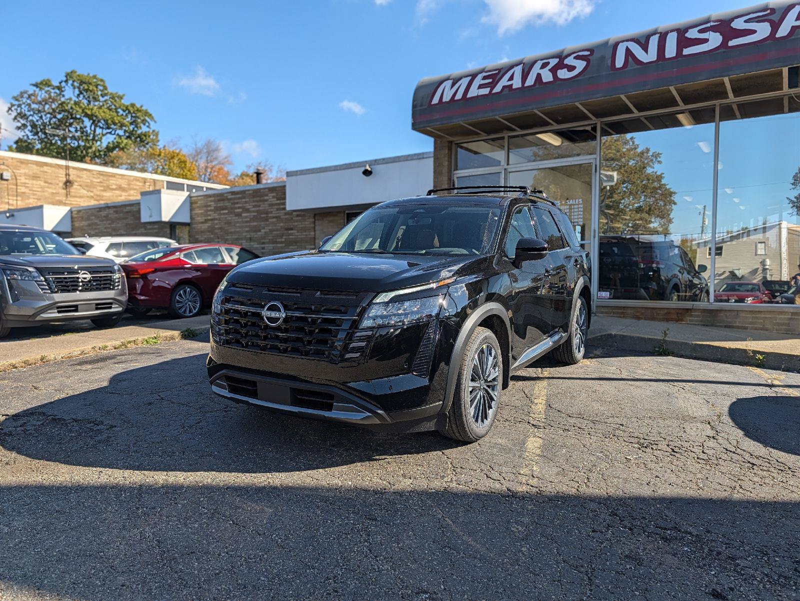 New 2026 Nissan Pathfinder Platinum AWD/4WD image 5