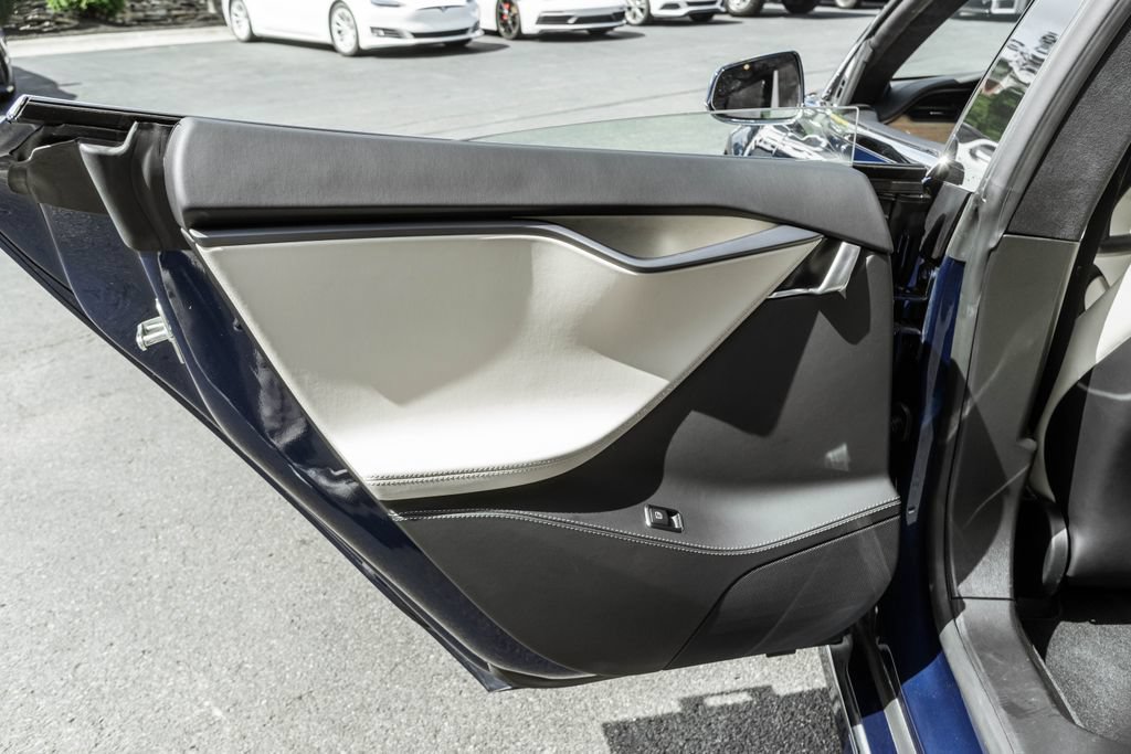 Used 2020 Tesla Model S Long Range Plus AWD/4WD image 27