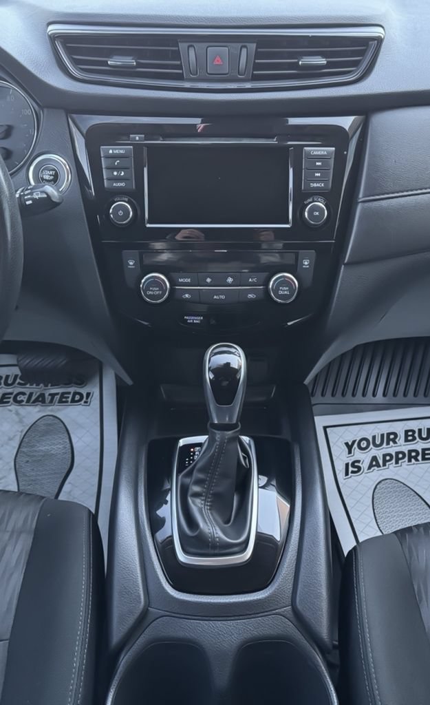 Used 2020 Nissan Rogue SV AWD/4WD image 17