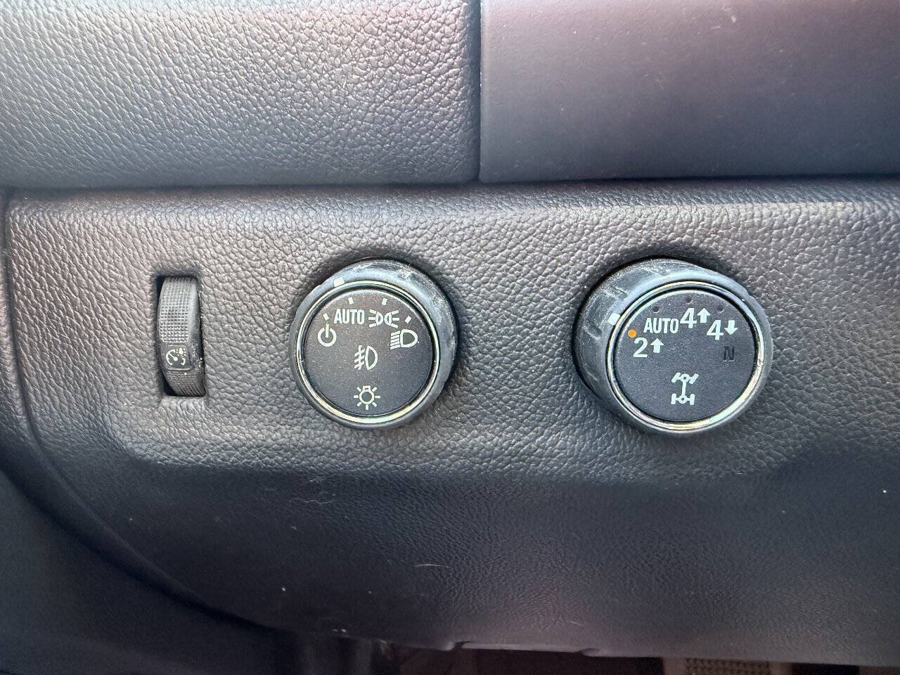 Used 2022 Chevrolet Colorado LT w/ LT Convenience Package AWD/4WD image 23
