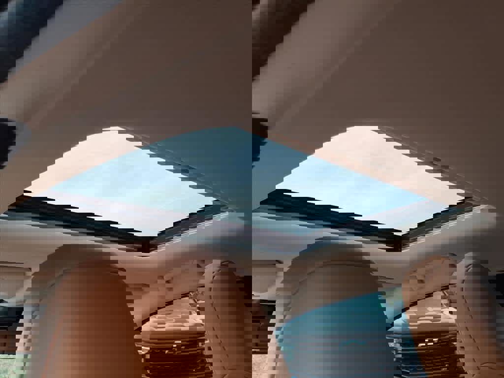 Used 2020 Lexus UX 200 w/ Premium Package image 21