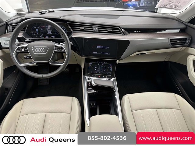 Used 2024 Audi Q8 e-tron Premium Plus image 16