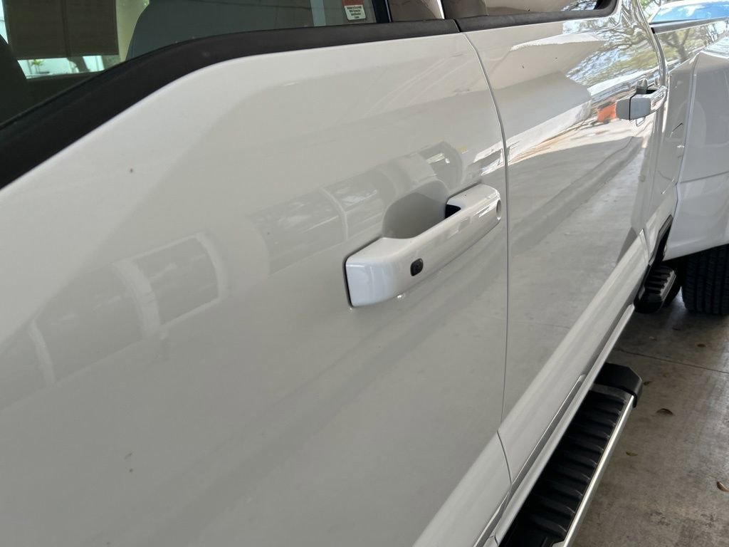 Used 2025 Ford F350 Lariat image 16