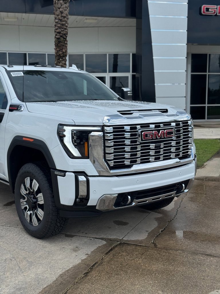 New 2025 GMC Sierra 2500 Denali w/ Denali Reserve Package image 2