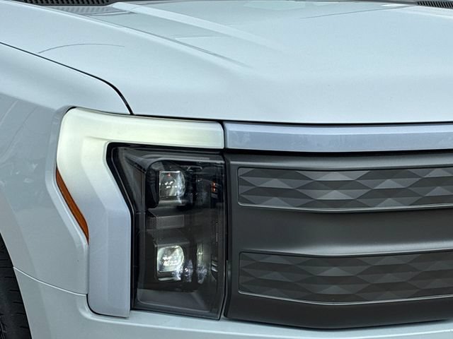 Used 2025 Ford F150 Lightning Lariat AWD/4WD image 28