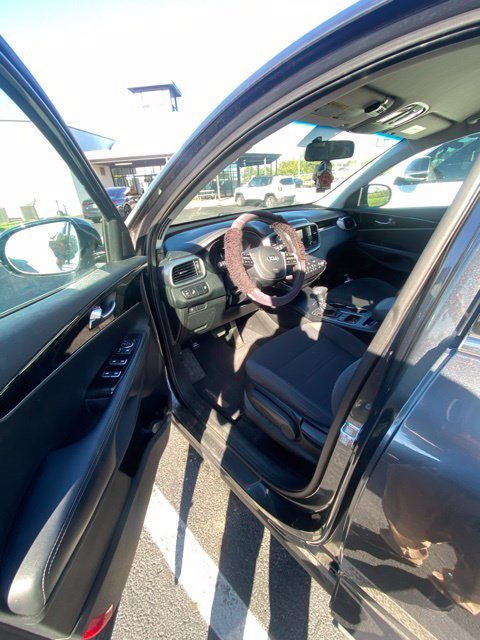 Used 2020 Kia Sorento LX FWD image 12
