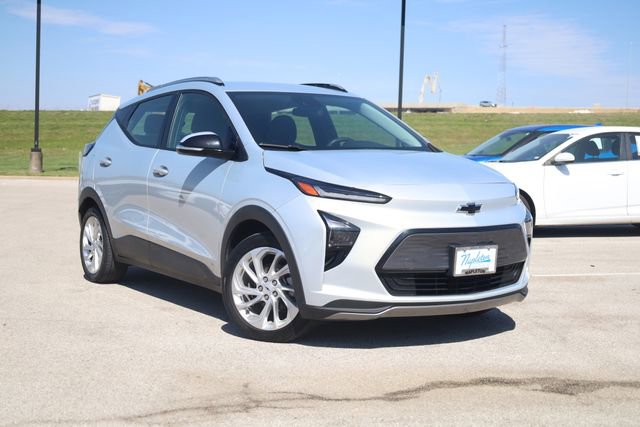 Used 2023 Chevrolet Bolt EUV LT image 2