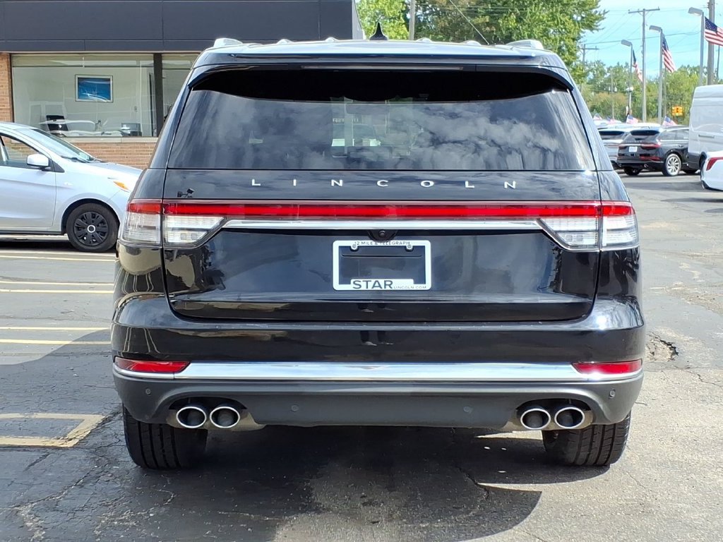 Certified 2023 Lincoln Aviator Reserve w/ Elements Package Plus AWD/4WD image 6