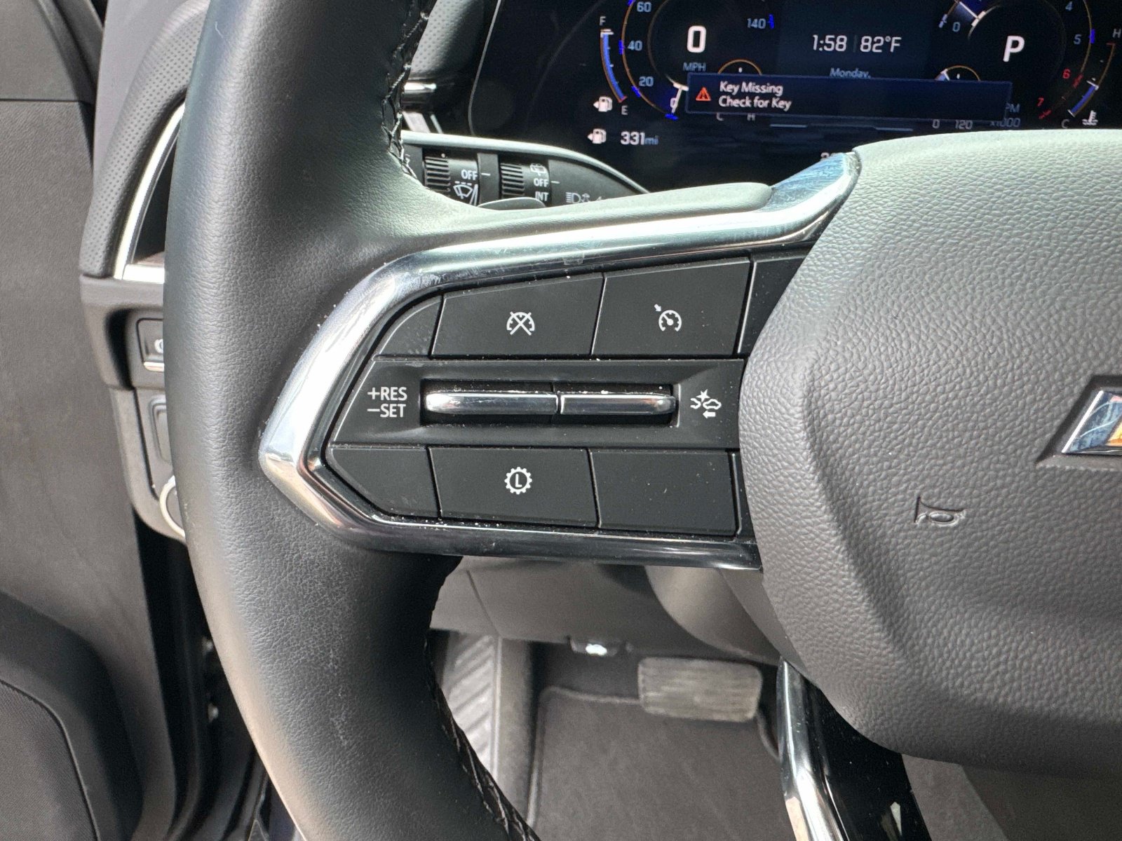 Used 2025 Chevrolet Suburban Premier RWD image 31