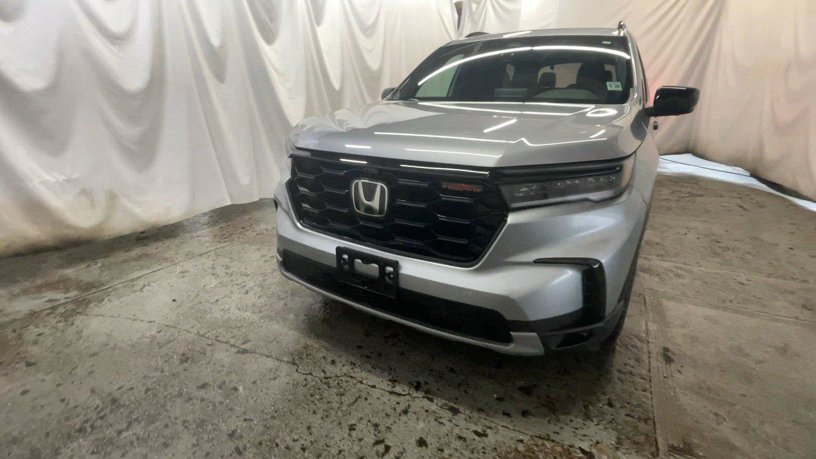 Certified 2025 Honda Pilot TrailSport image 14