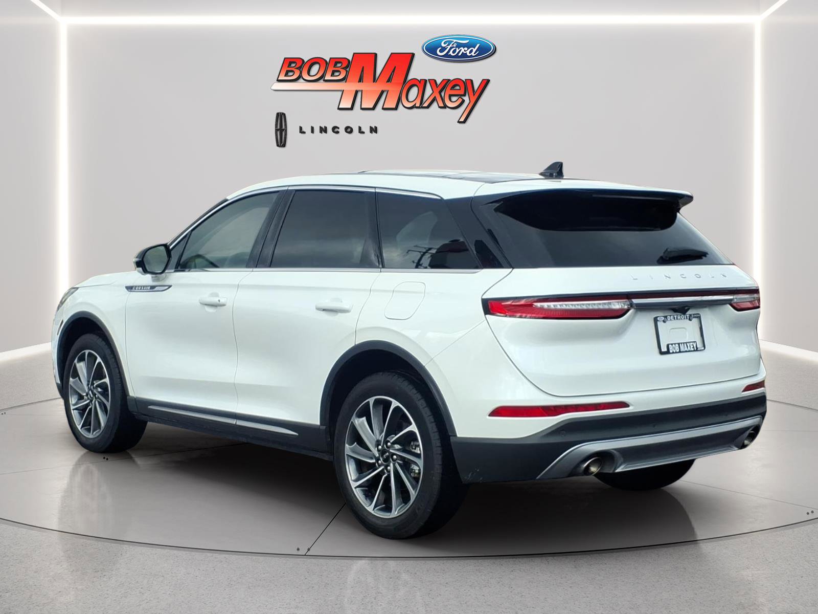 Used 2024 Lincoln Corsair AWD w/ Equipment Group 101A image 6