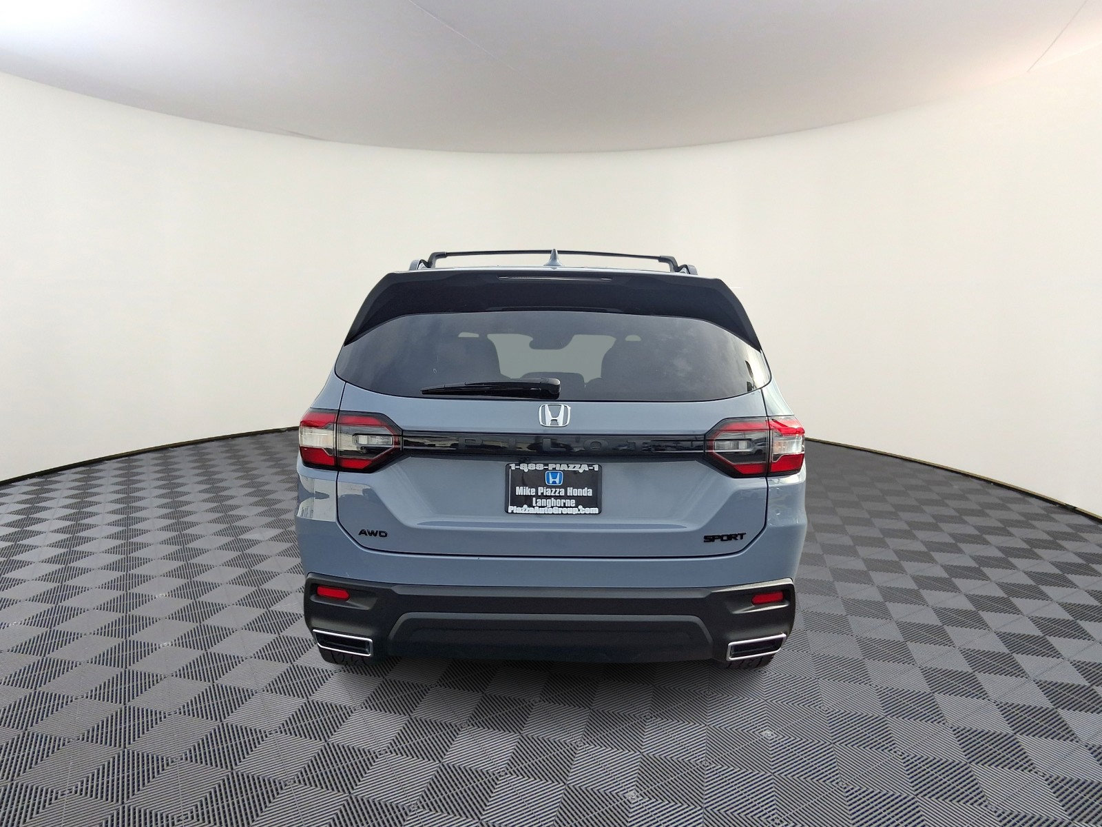Used 2025 Honda Pilot Sport image 6