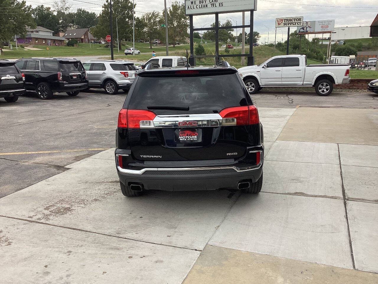 Used 2017 GMC Terrain SLT w/ Open Road Package AWD/4WD image 5