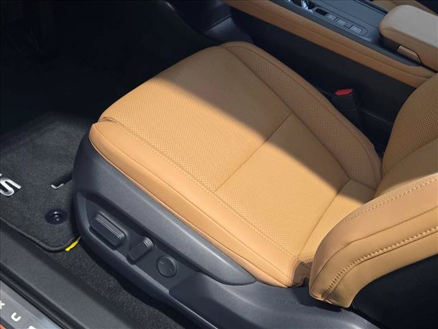 New 2026 Lexus ES 350e FWD image 4