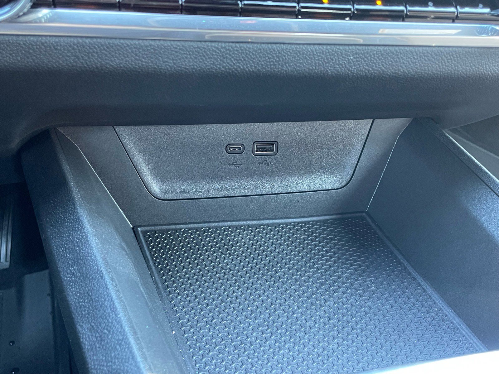 Used 2025 Chevrolet Equinox ACTIV w/ Convenience Package III image 10