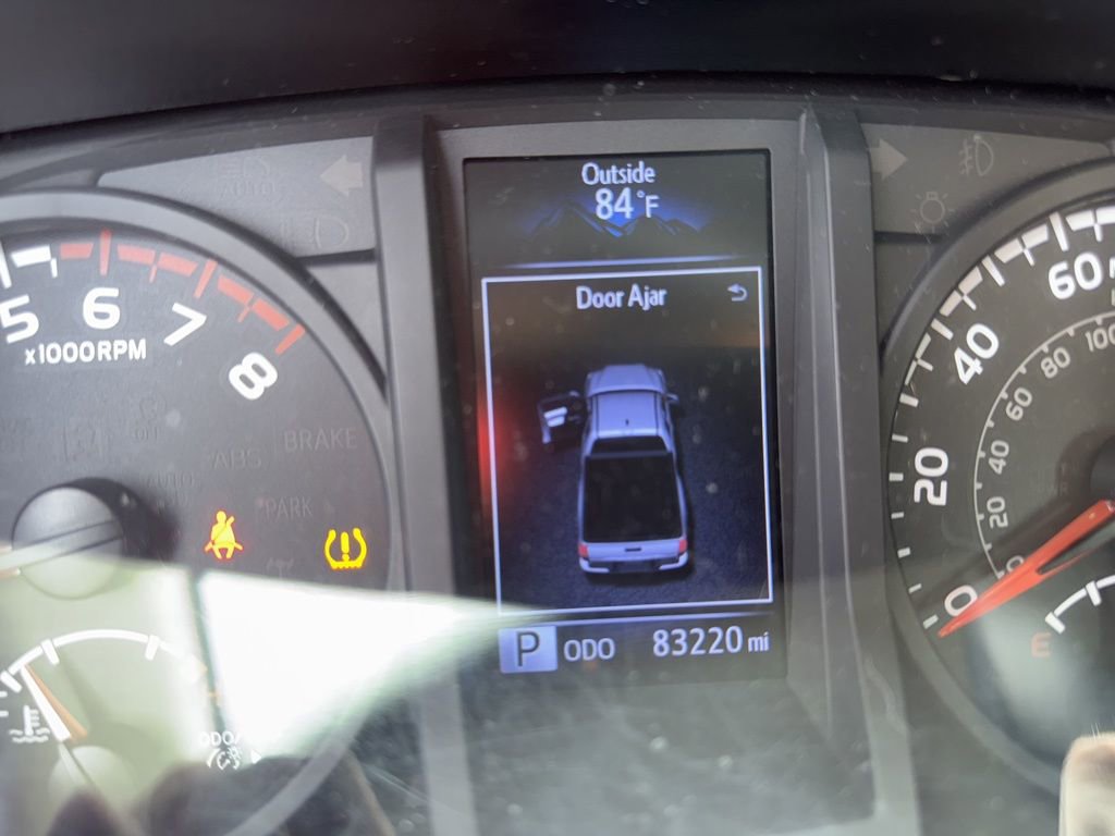 Used 2018 Toyota Tacoma SR image 8