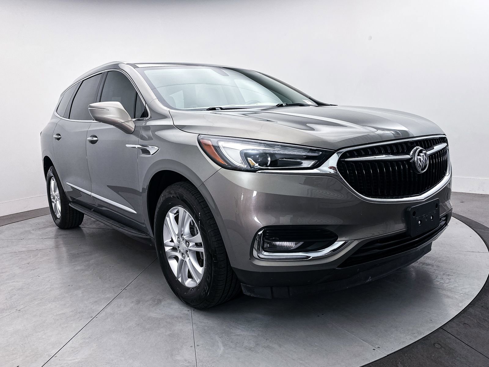 Used 2018 Buick Enclave Essence AWD/4WD image 11