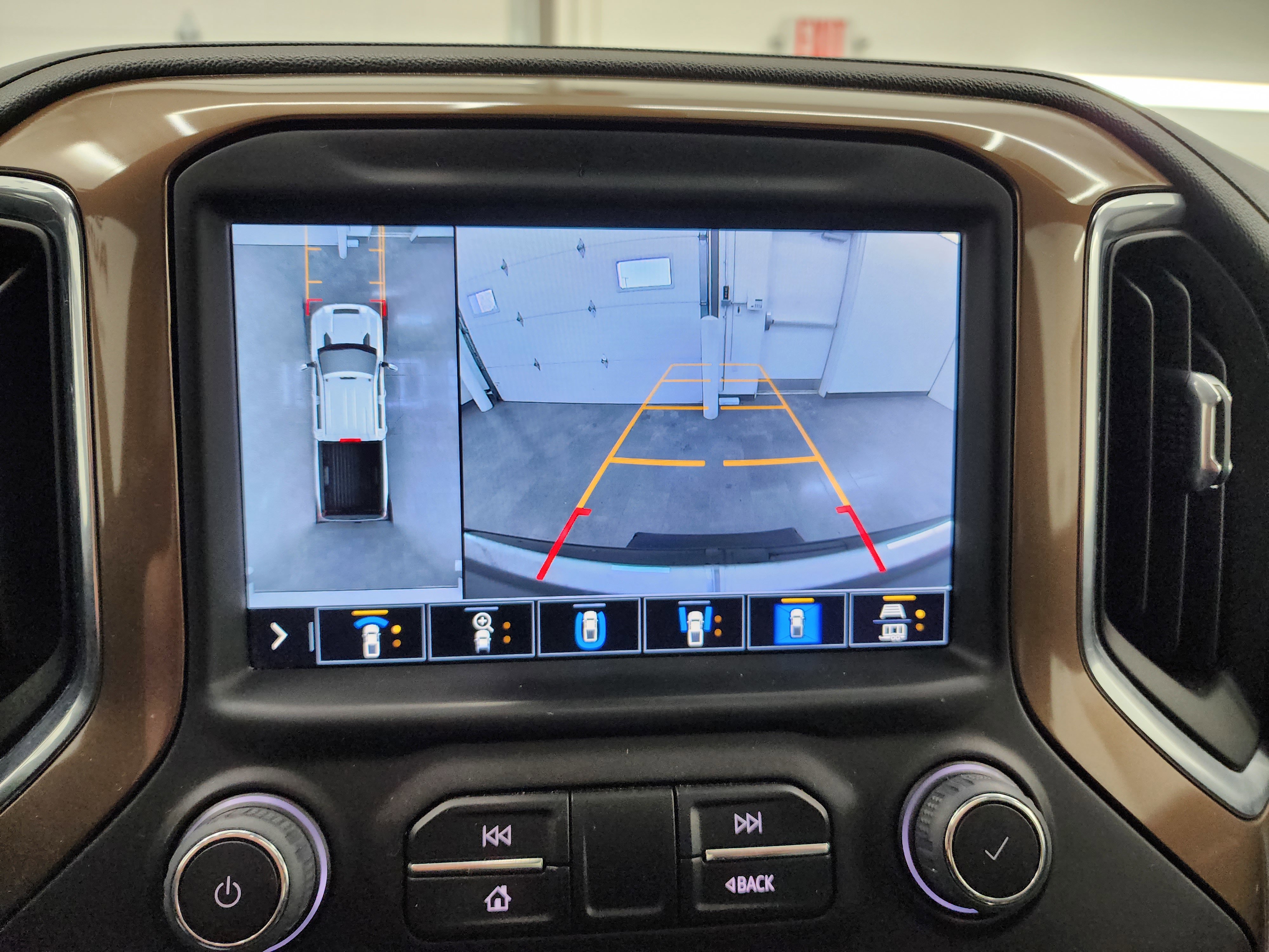 Used 2022 Chevrolet Silverado 3500 High Country image 57