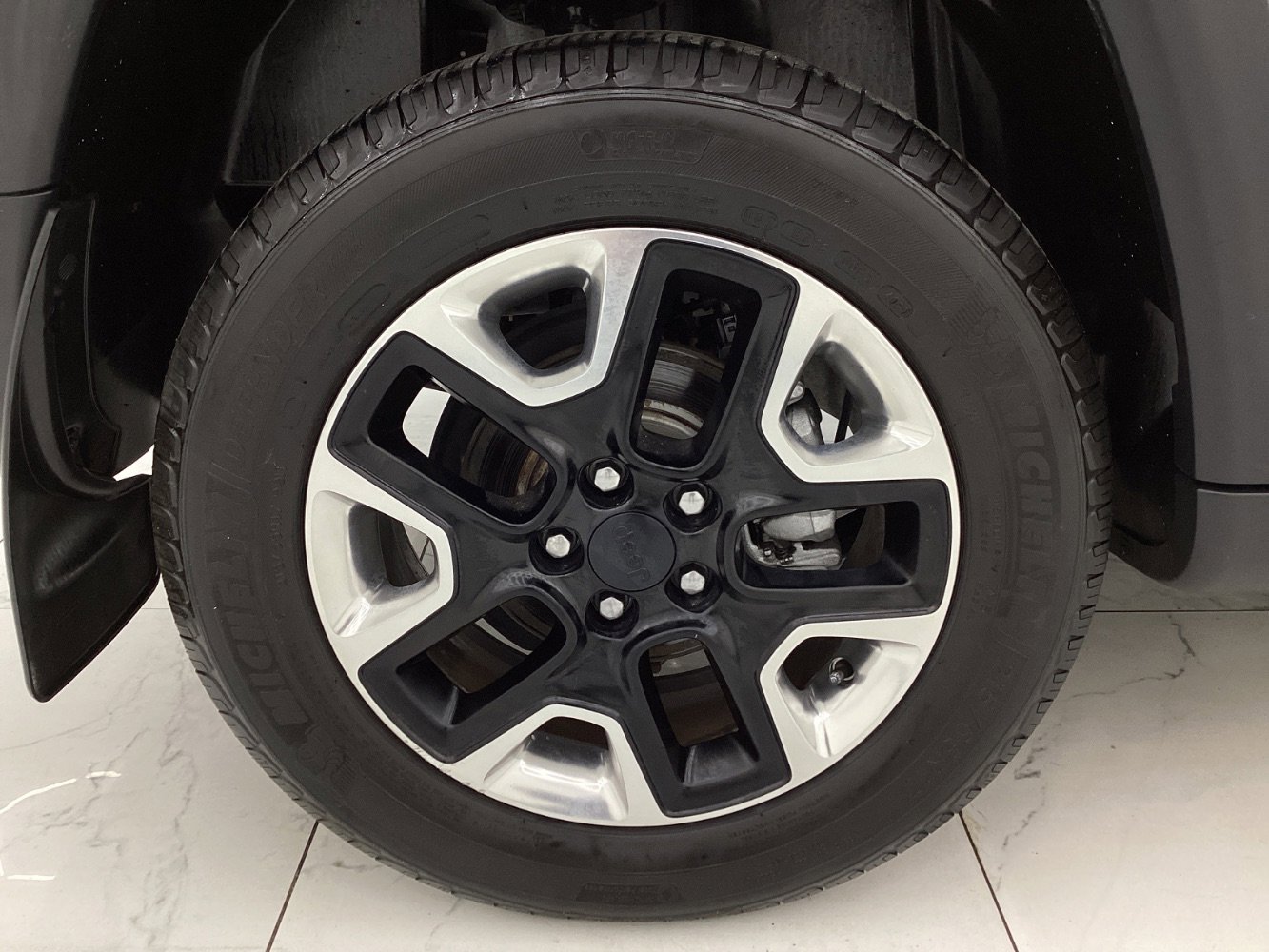 Used 2017 Jeep Compass Trailhawk w/ Leather Interior Group AWD/4WD image 49