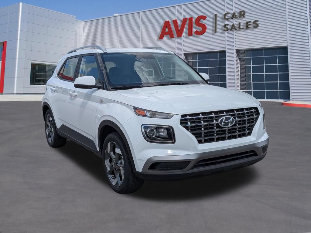 Used 2025 Hyundai Venue SEL FWD image 3