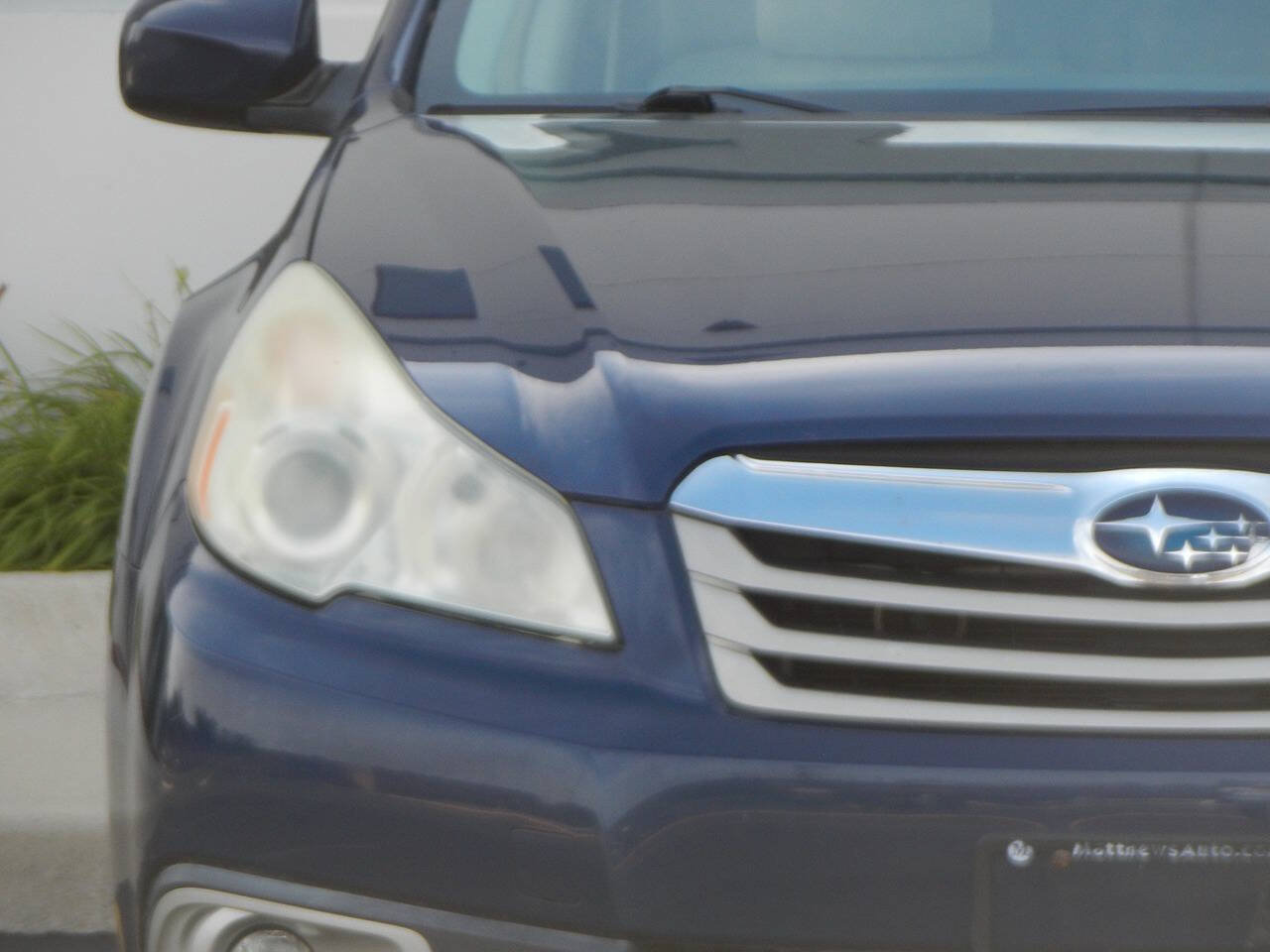Used 2011 Subaru Outback 2.5i Premium w/ All-Weather Pkg AWD/4WD image 10