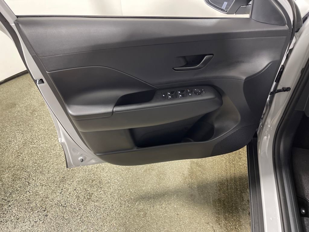 New 2026 Hyundai Kona SE image 12