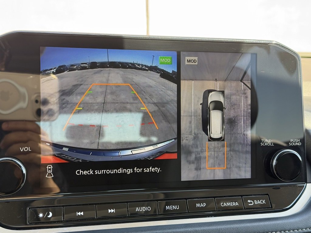 Used 2023 Nissan Rogue Platinum w/ Platinum Premium Package image 7