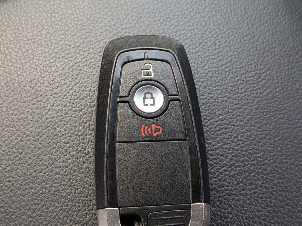 Used 2018 Ford Explorer XLT FWD image 25