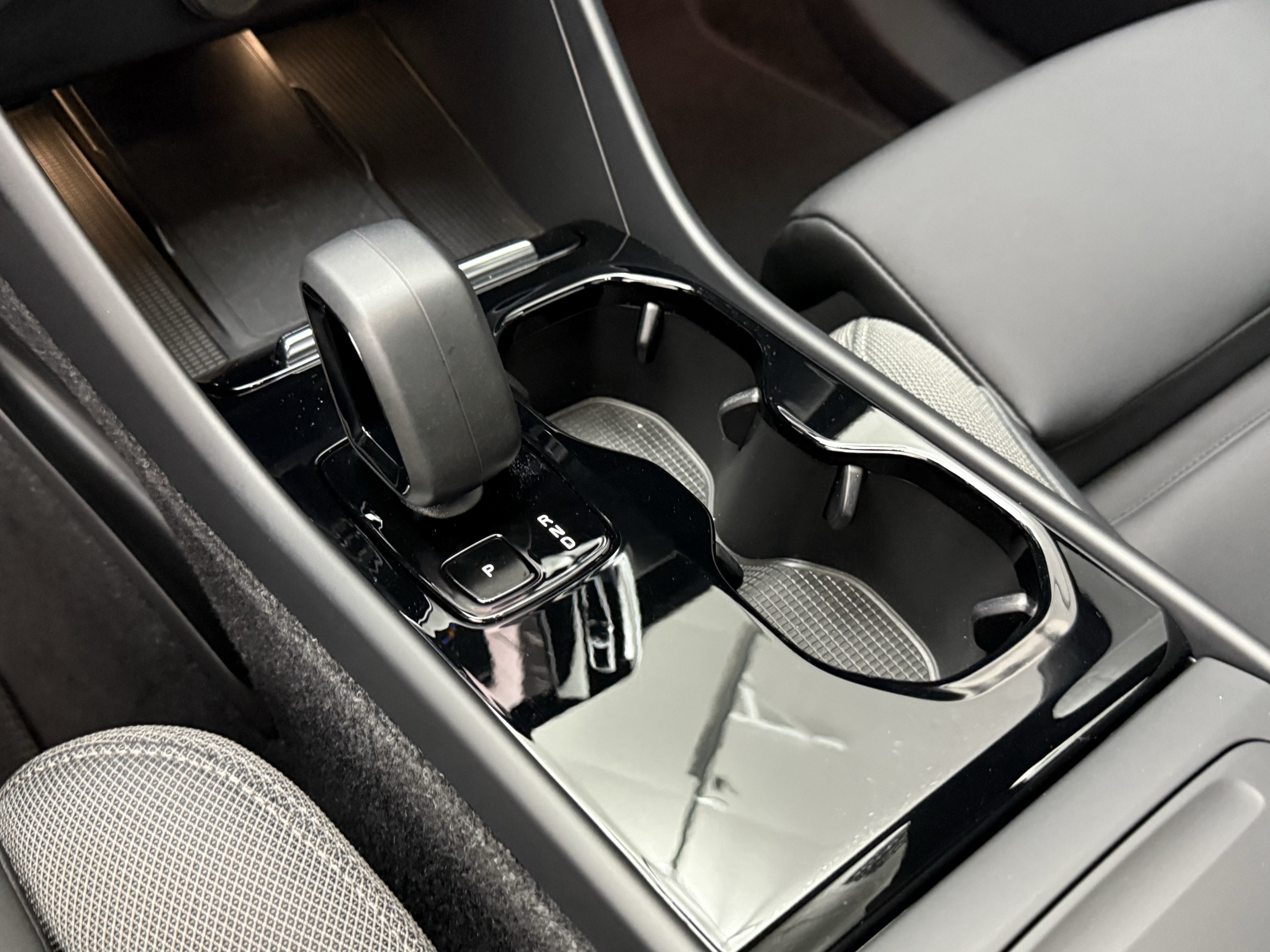 Certified 2023 Volvo C40 Recharge Core AWD/4WD image 20
