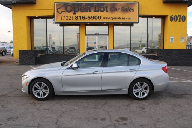Used 2018 BMW 330i Sedan w/ Convenience Package RWD image 2