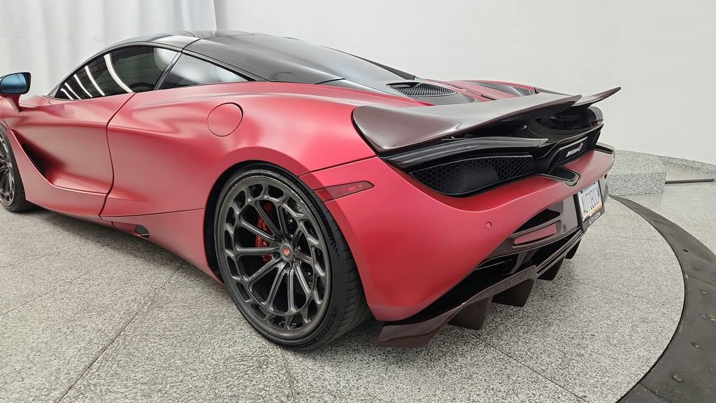 Used 2018 McLaren 720S Performance RWD image 17