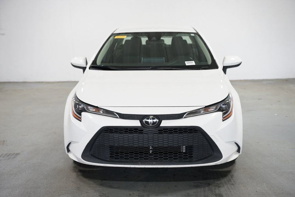 Used 2020 Toyota Corolla LE image 2
