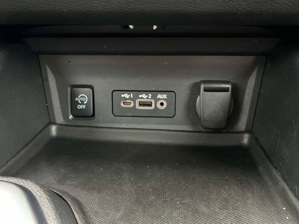 Used 2024 Nissan Sentra SV image 28