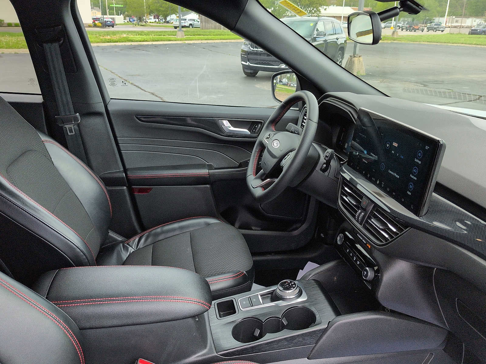 Used 2024 Ford Escape ST-Line w/ Tech Pack #1 AWD/4WD image 10