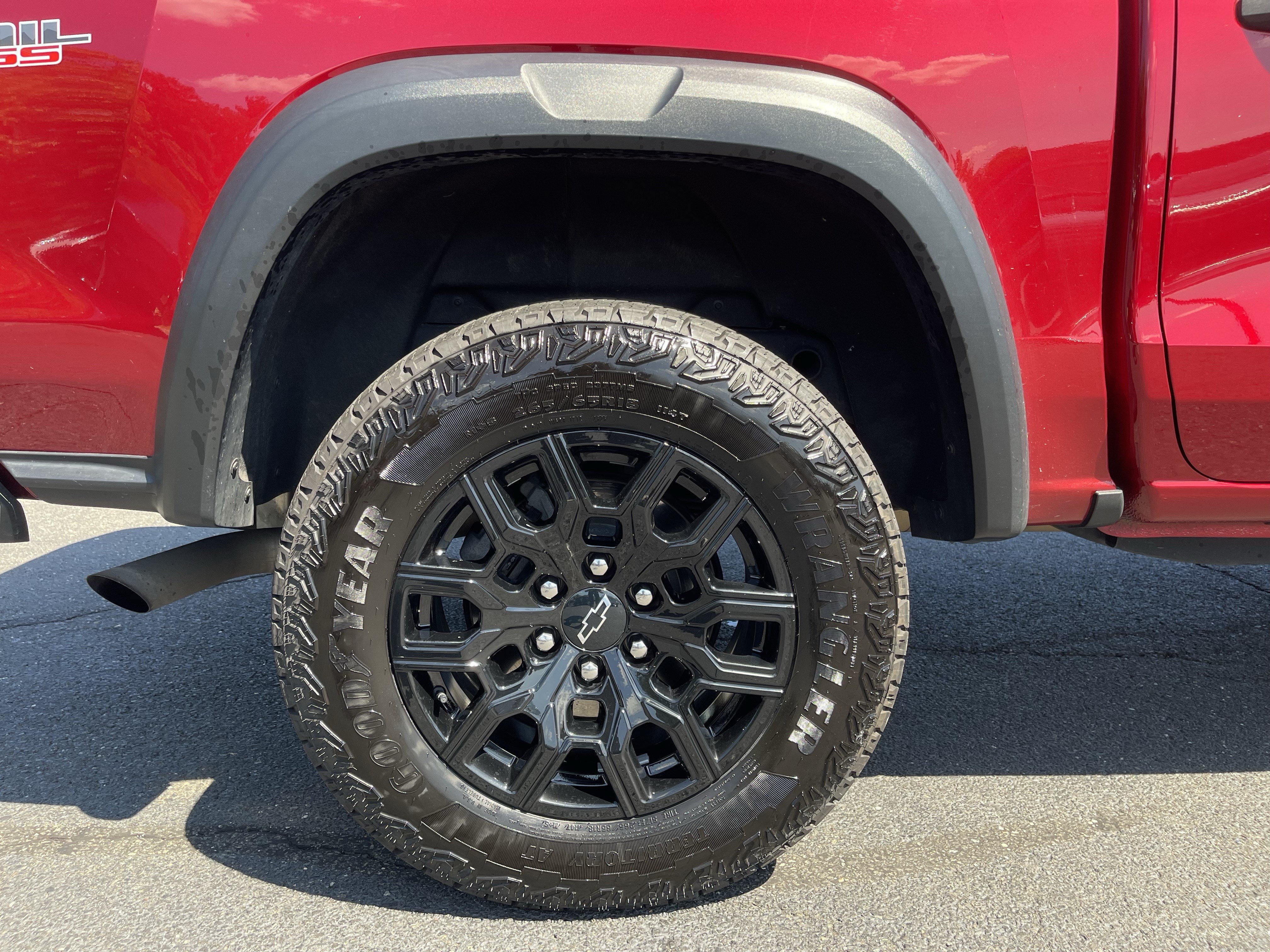 Used 2024 Chevrolet Colorado Trail Boss w/ Advanced Trailering Package AWD/4WD image 9