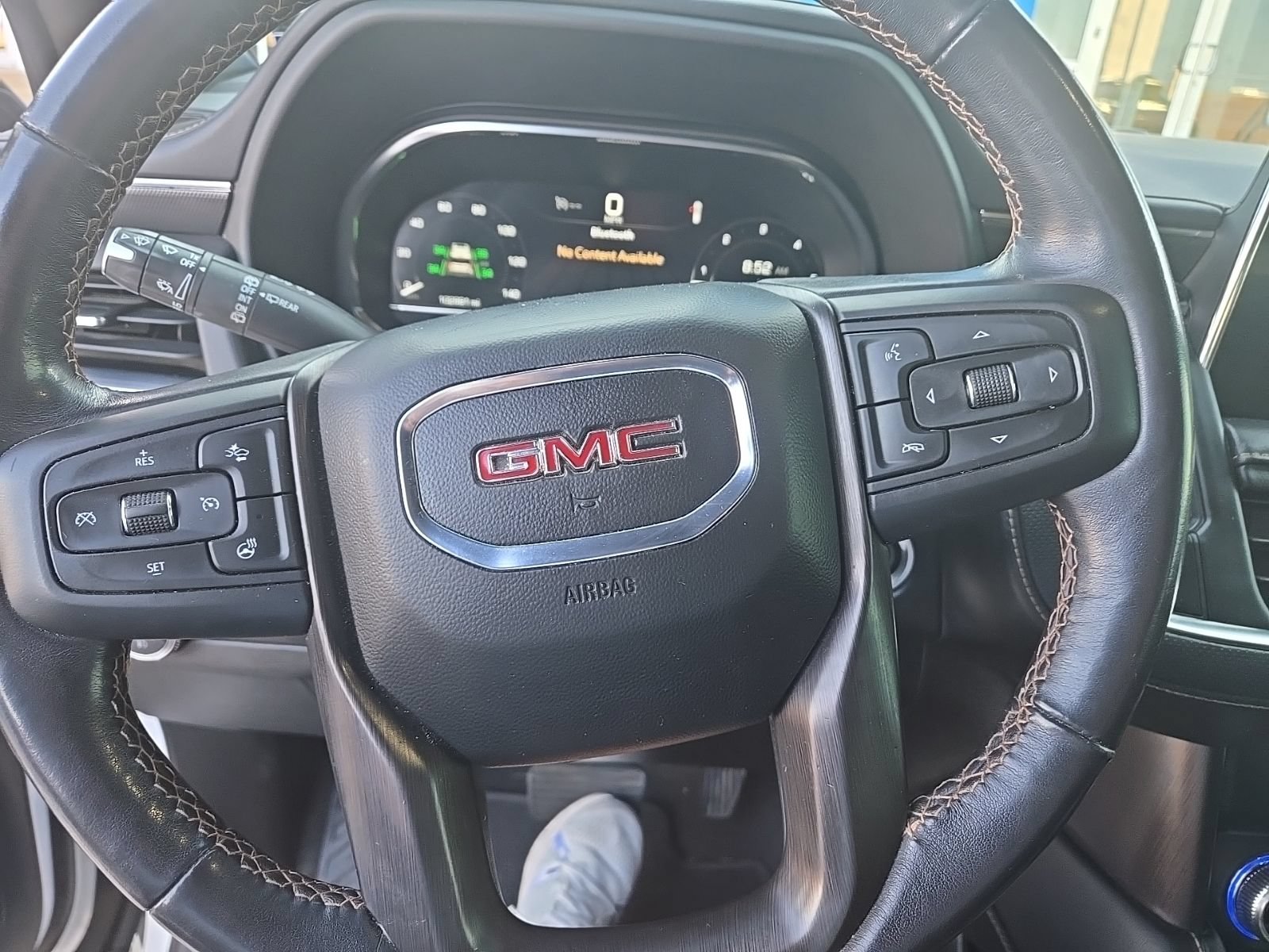Used 2023 GMC Yukon AT4 AWD/4WD image 25