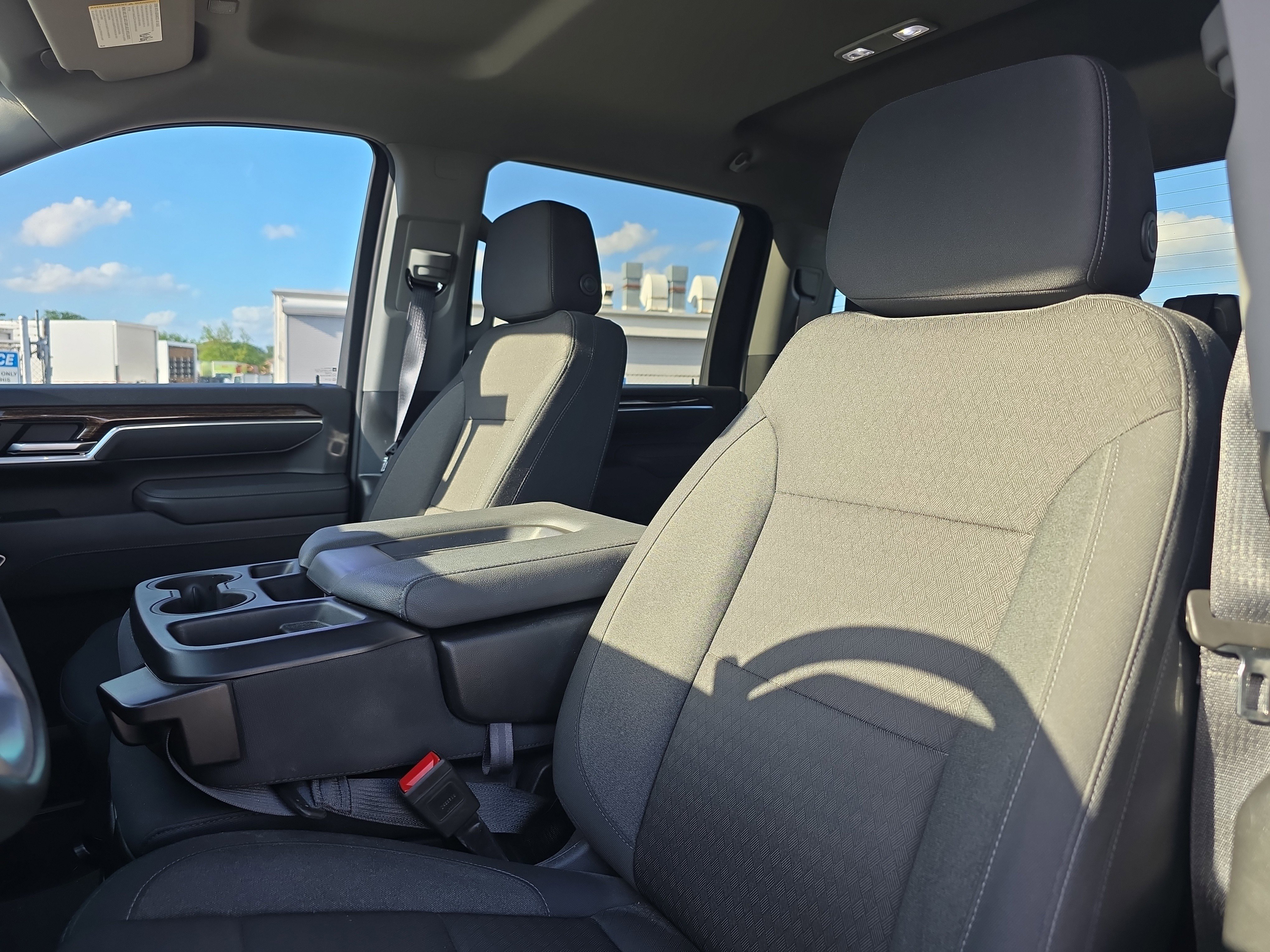 Used 2025 GMC Sierra 2500 SLE w/ SLE Convenience Package image 25