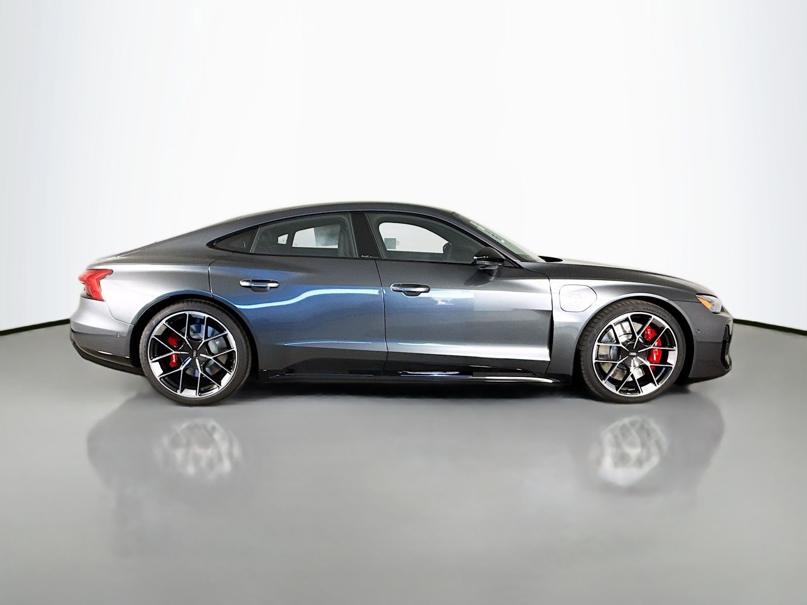 New 2026 Audi RS e-tron GT performance image 8