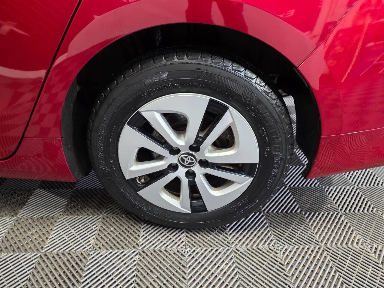 Used 2017 Toyota Prius Three FWD image 36