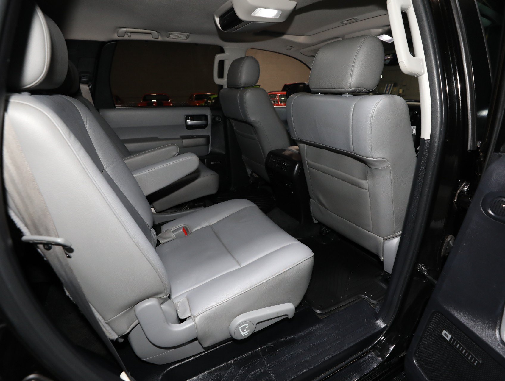Used 2016 Toyota Sequoia Limited AWD/4WD image 40