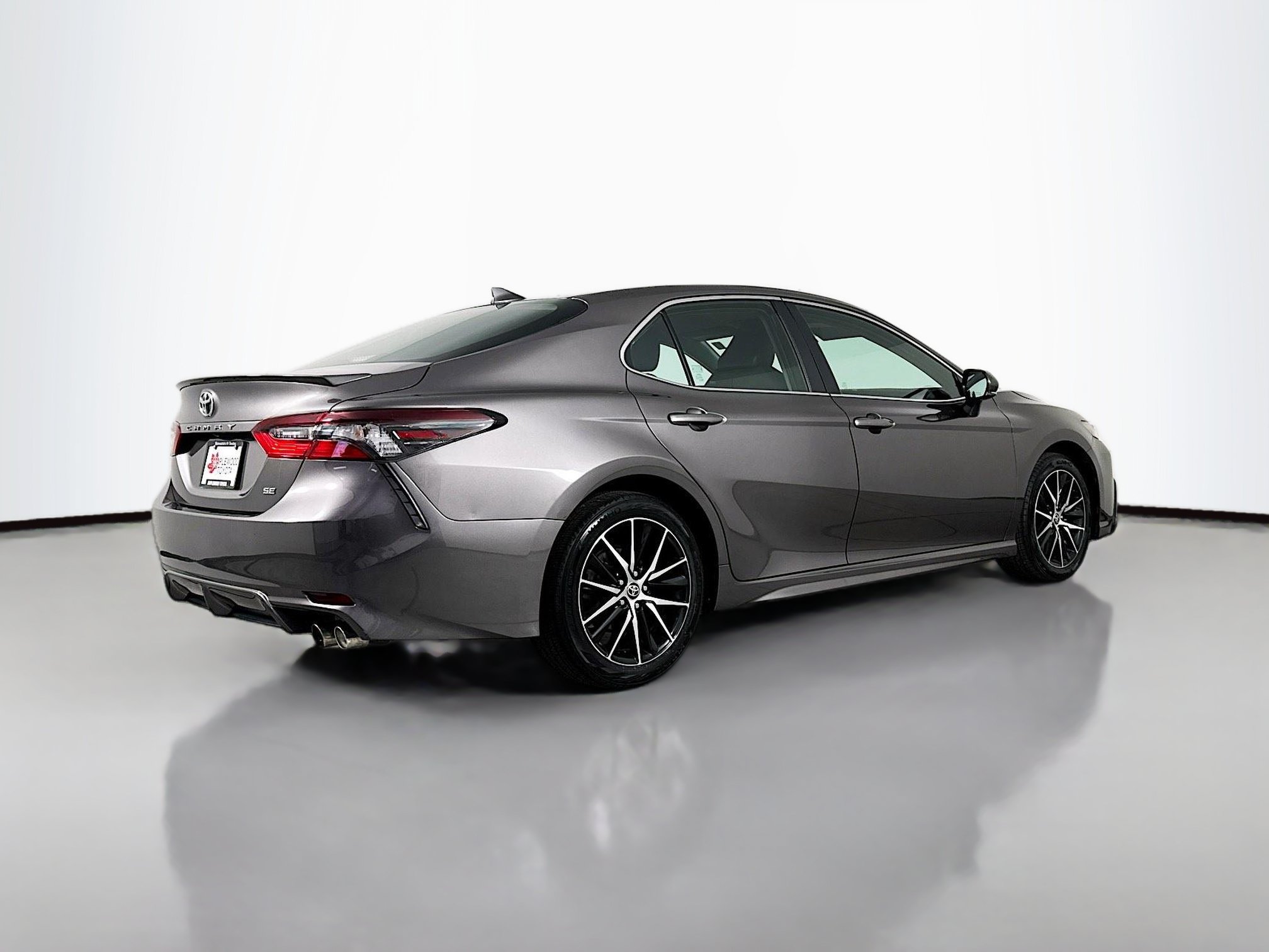 Used 2023 Toyota Camry SE FWD image 7