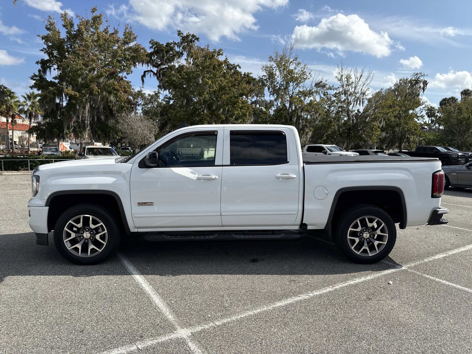 Used 2017 GMC Sierra 1500 SLT image 6