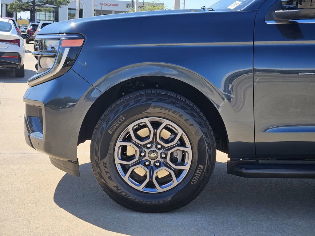Used 2025 Ford Expedition Active image 13