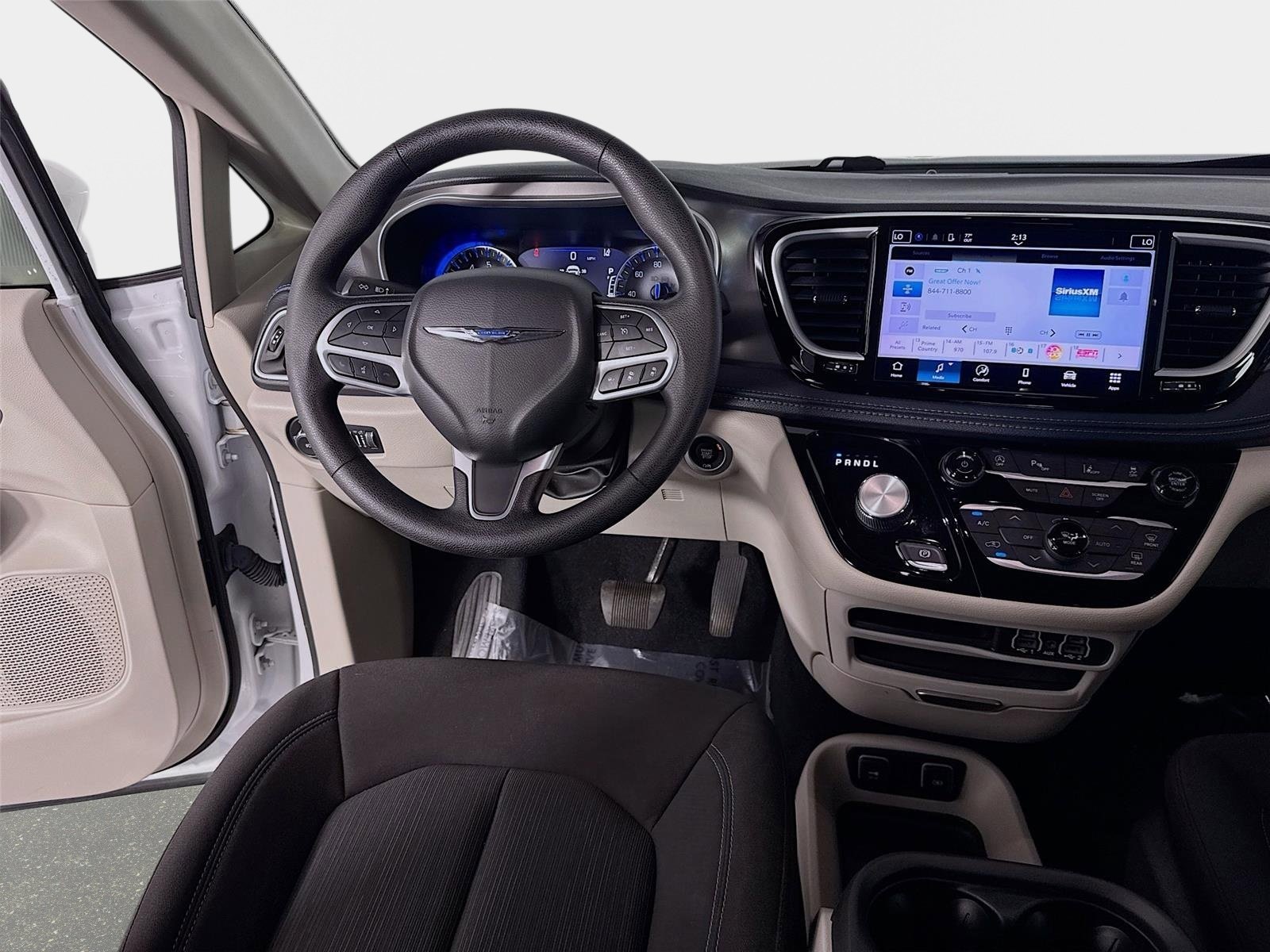 Used 2021 Chrysler Pacifica Touring FWD image 22