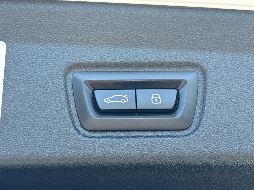 Used 2023 BMW i4 eDrive40 w/ M Sport Package image 34