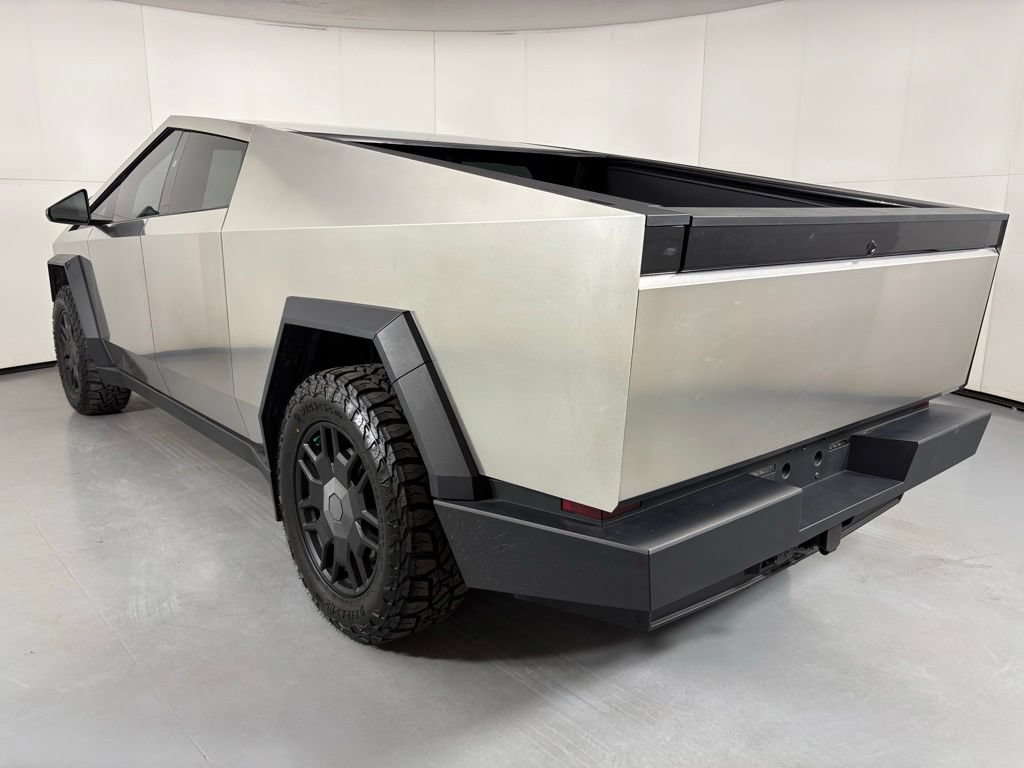 Used 2024 Tesla Cybertruck AWD Crew Cab image 6