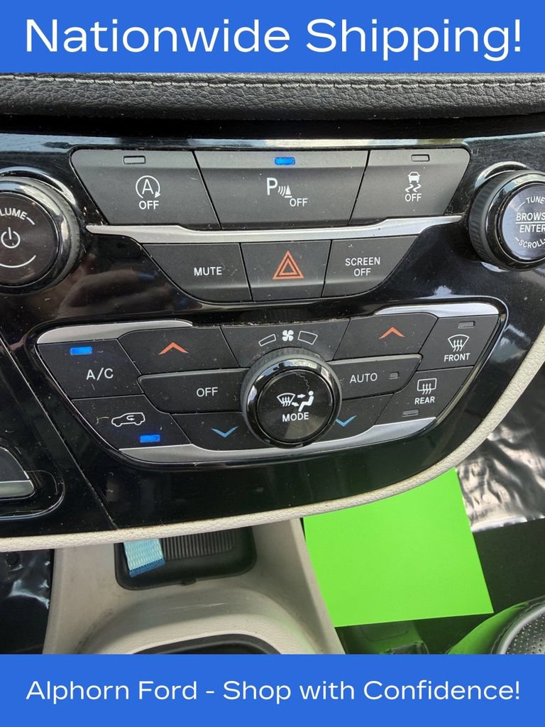 Used 2020 Chrysler Pacifica Limited FWD image 23